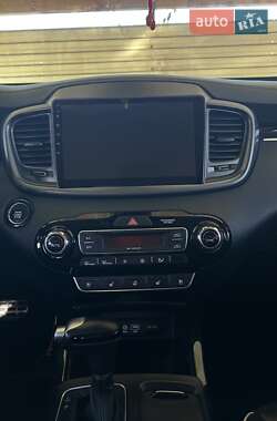 Внедорожник / Кроссовер Kia Sorento 2019 в 