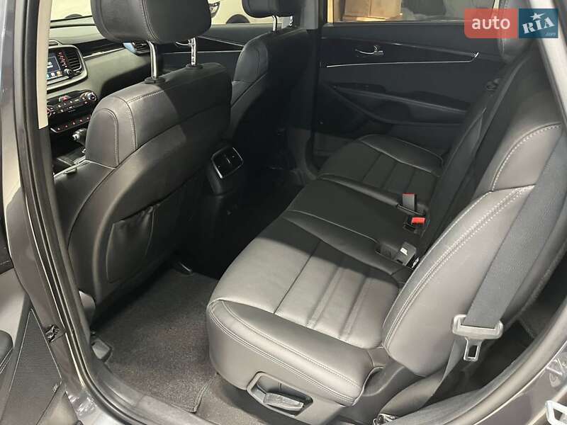 Внедорожник / Кроссовер Kia Sorento 2015 в Одессе