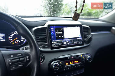 Позашляховик / Кросовер Kia Sorento 2015 в 