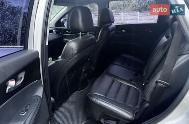 Позашляховик / Кросовер Kia Sorento 2015 в 