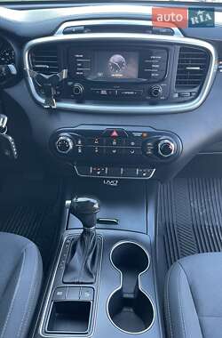 Внедорожник / Кроссовер Kia Sorento 2016 в 
