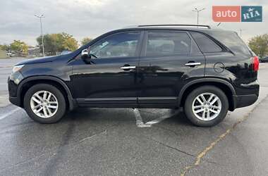 Позашляховик / Кросовер Kia Sorento 2014 в 