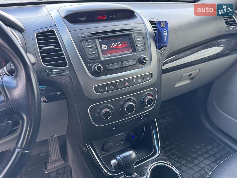 Внедорожник / Кроссовер Kia Sorento 2014 в Днепре