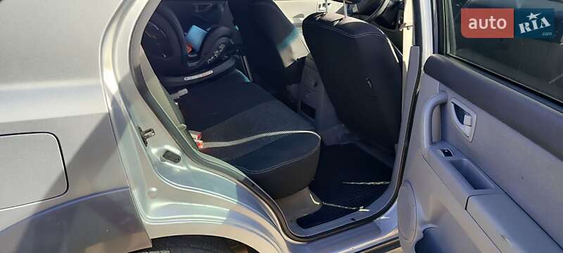 Позашляховик / Кросовер Kia Sorento 2004 в Ужгороді фото 12 Позашляховик / Кросовер Kia Sorento 2004 в Ужгороді