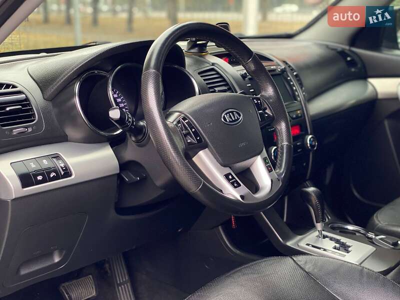 Внедорожник / Кроссовер Kia Sorento 2011 в Днепре