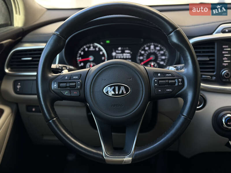 Позашляховик / Кросовер Kia Sorento 2016 в Києві