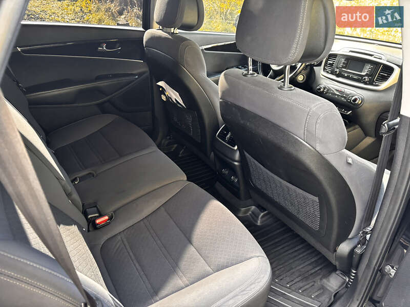 Позашляховик / Кросовер Kia Sorento 2015 в Львові