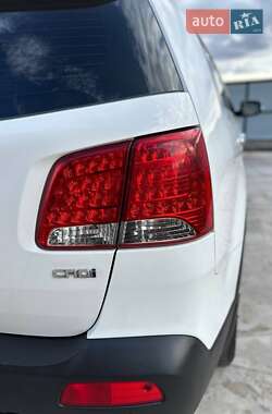 Внедорожник / Кроссовер Kia Sorento 2012 в 