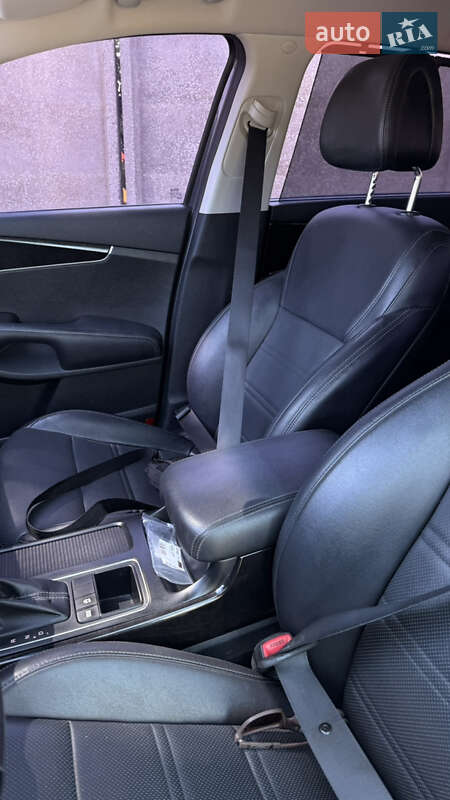 Позашляховик / Кросовер Kia Sorento 2014 в Білгороді-Дністровському фото 5 Позашляховик / Кросовер Kia Sorento 2014 в Білгороді-Дністровському