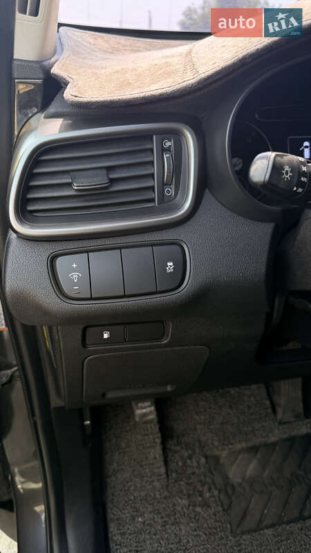 Позашляховик / Кросовер Kia Sorento 2014 в Білгороді-Дністровському фото 18 Позашляховик / Кросовер Kia Sorento 2014 в Білгороді-Дністровському