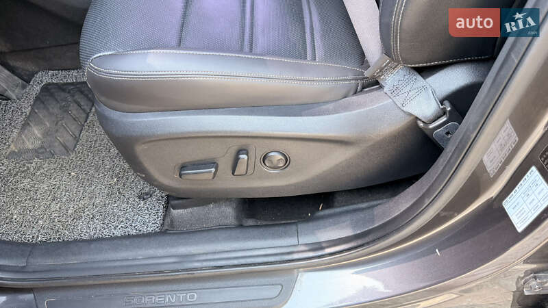 Позашляховик / Кросовер Kia Sorento 2014 в Білгороді-Дністровському фото 21 Позашляховик / Кросовер Kia Sorento 2014 в Білгороді-Дністровському