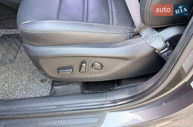Внедорожник / Кроссовер Kia Sorento 2014 в 