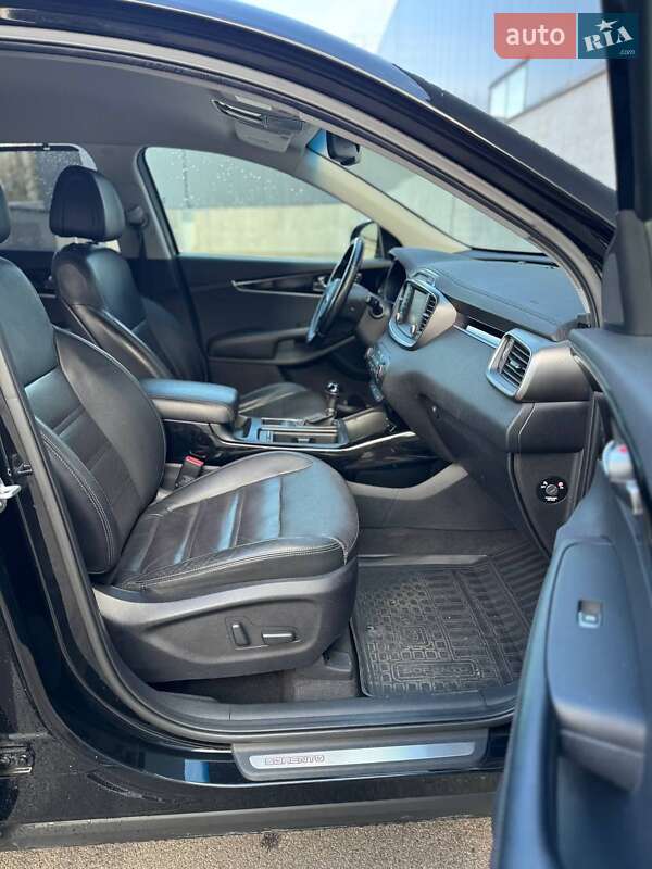 Внедорожник / Кроссовер Kia Sorento 2015 в Киеве фото 36 Внедорожник / Кроссовер Kia Sorento 2015 в Киеве