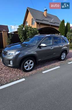 Позашляховик / Кросовер Kia Sorento 2013 в 