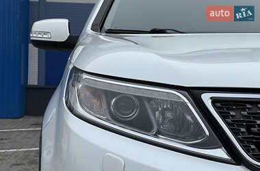 Позашляховик / Кросовер Kia Sorento 2015 в 