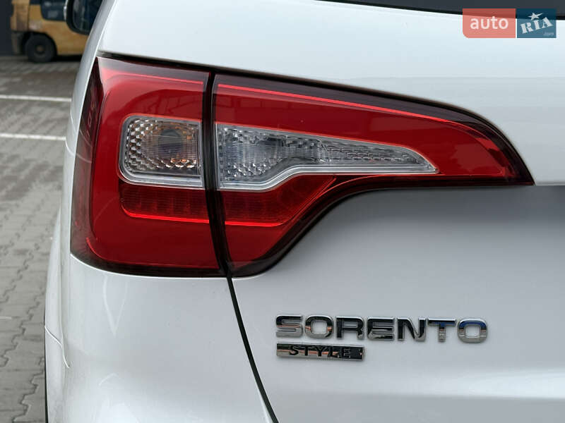 Внедорожник / Кроссовер Kia Sorento 2015 в Ровно