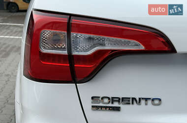 Позашляховик / Кросовер Kia Sorento 2015 в 