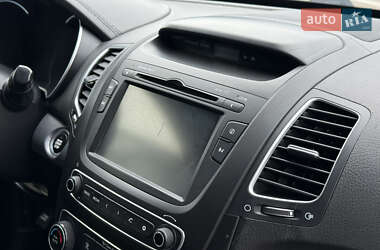 Позашляховик / Кросовер Kia Sorento 2015 в 