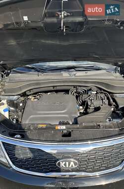 Позашляховик / Кросовер Kia Sorento 2013 в 