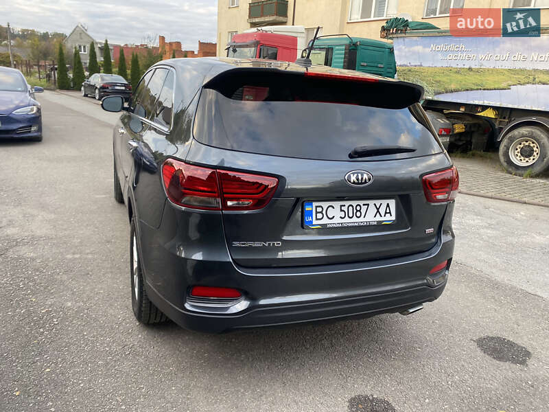 Внедорожник / Кроссовер Kia Sorento 2019 в Самборе фото 13 Внедорожник / Кроссовер Kia Sorento 2019 в Самборе