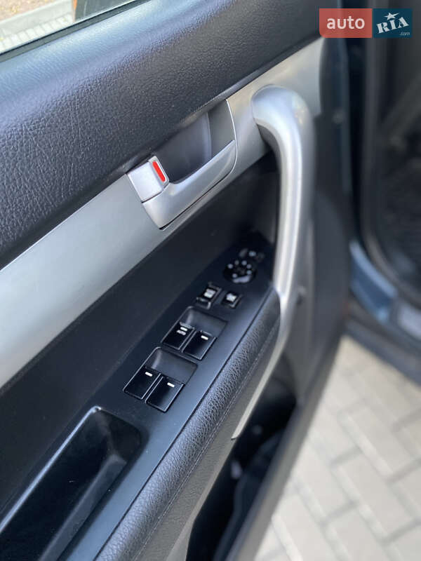 Внедорожник / Кроссовер Kia Sorento 2011 в Житомире фото 7 Внедорожник / Кроссовер Kia Sorento 2011 в Житомире