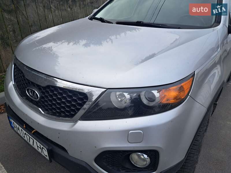 Внедорожник / Кроссовер Kia Sorento 2011 в Звягеле