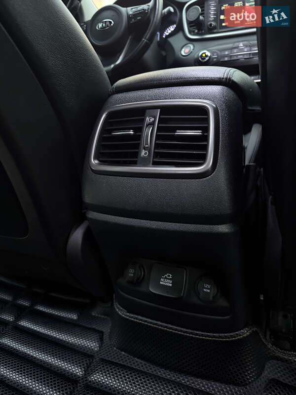 Внедорожник / Кроссовер Kia Sorento 2015 в Одессе фото 24 Внедорожник / Кроссовер Kia Sorento 2015 в Одессе