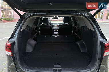 Позашляховик / Кросовер Kia Sorento 2015 в 