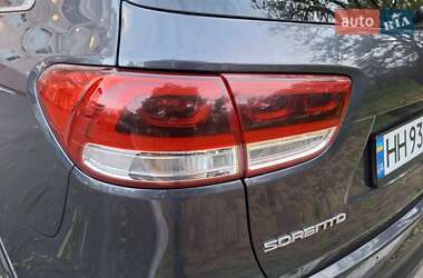 Позашляховик / Кросовер Kia Sorento 2015 в 