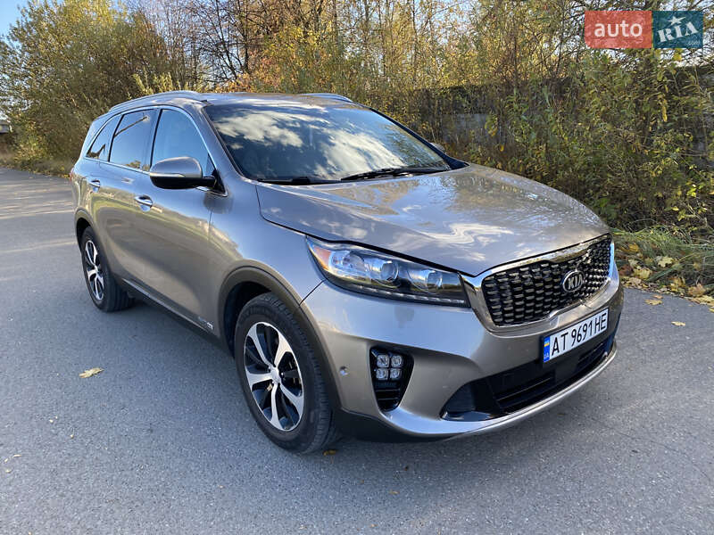 Позашляховик / Кросовер Kia Sorento 2016 в 