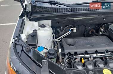 Позашляховик / Кросовер Kia Sorento 2011 в 