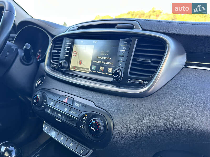 Внедорожник / Кроссовер Kia Sorento 2016 в Дубно
