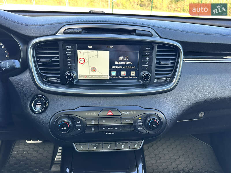 Внедорожник / Кроссовер Kia Sorento 2016 в Дубно