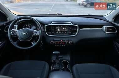 Позашляховик / Кросовер Kia Sorento 2019 в  фото 19 Позашляховик / Кросовер Kia Sorento 2019 в