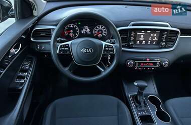 Позашляховик / Кросовер Kia Sorento 2019 в  фото 22 Позашляховик / Кросовер Kia Sorento 2019 в