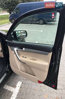Внедорожник / Кроссовер Kia Sorento 2012 в 