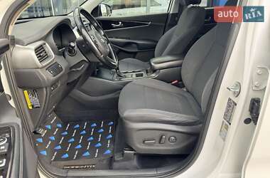 Позашляховик / Кросовер Kia Sorento 2015 в  фото 19 Позашляховик / Кросовер Kia Sorento 2015 в
