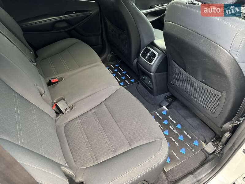 Внедорожник / Кроссовер Kia Sorento 2015 в Ровно фото 31 Внедорожник / Кроссовер Kia Sorento 2015 в Ровно