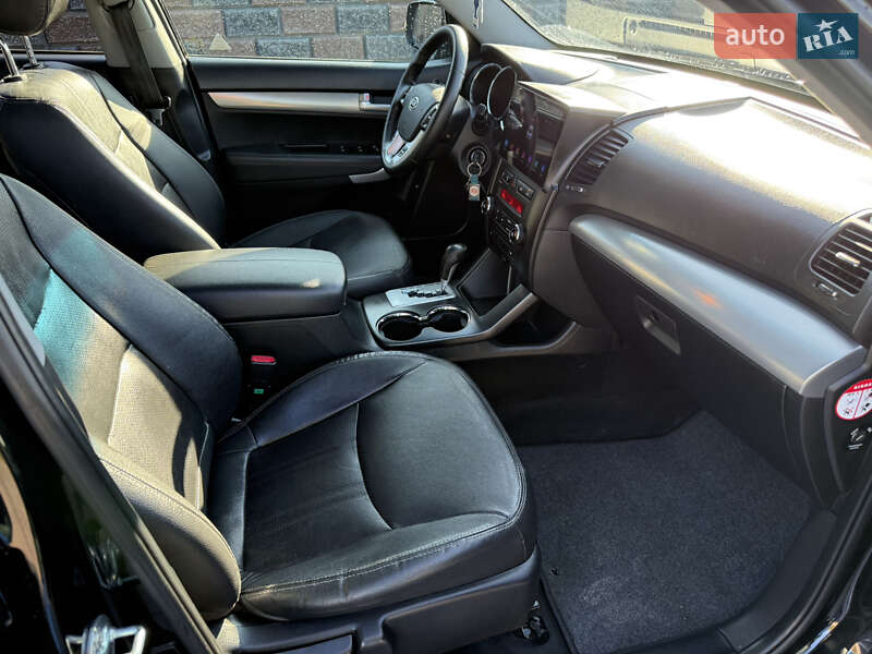 Позашляховик / Кросовер Kia Sorento 2011 в Рівному