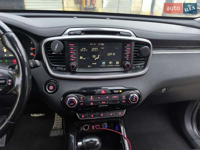 Позашляховик / Кросовер Kia Sorento 2017 в Києві