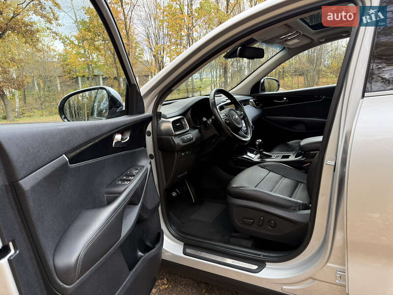 Позашляховик / Кросовер Kia Sorento 2016 в Стрию