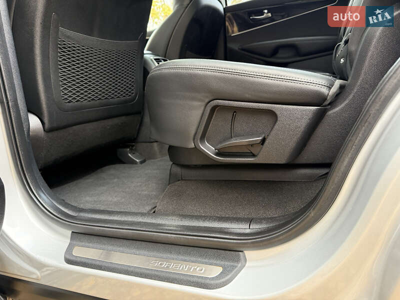 Позашляховик / Кросовер Kia Sorento 2016 в Стрию