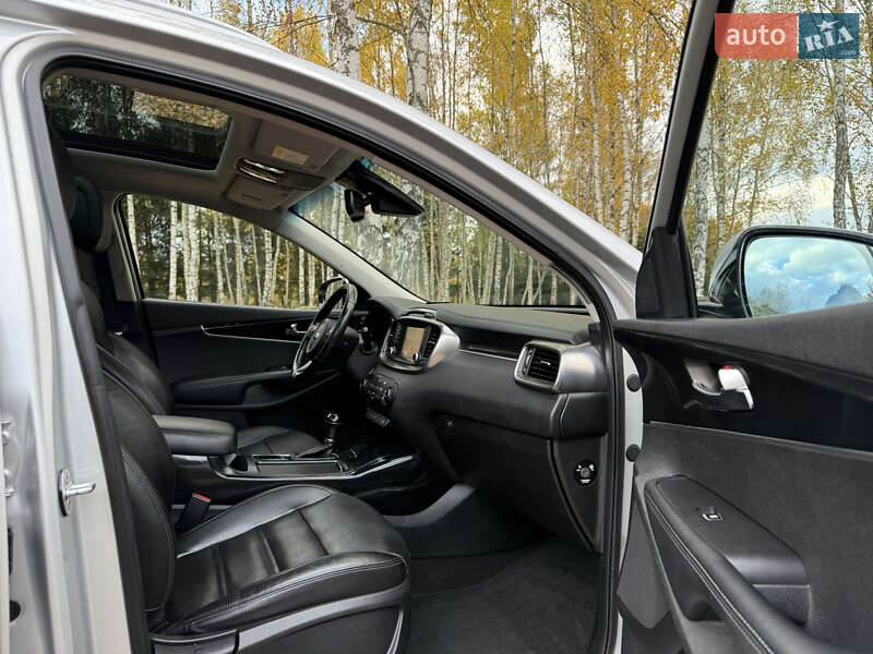 Позашляховик / Кросовер Kia Sorento 2016 в Стрию