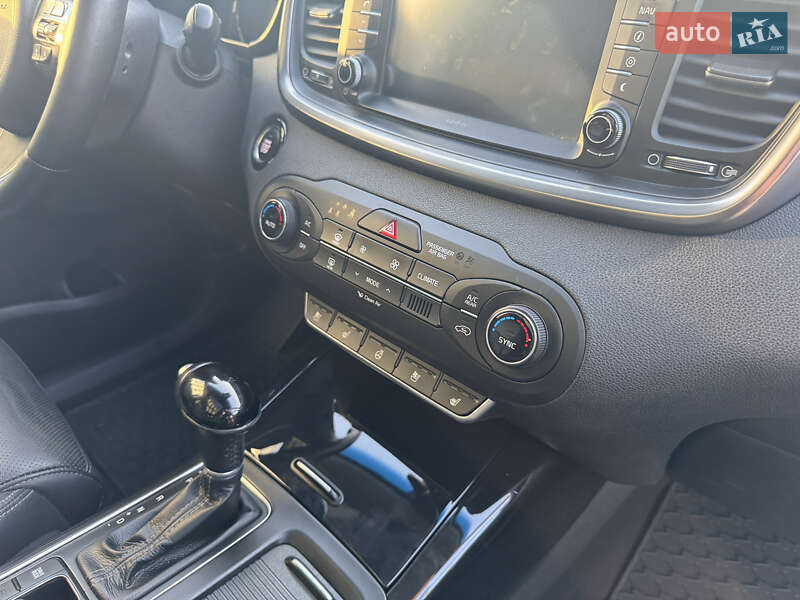 Внедорожник / Кроссовер Kia Sorento 2015 в Ивано-Франковске