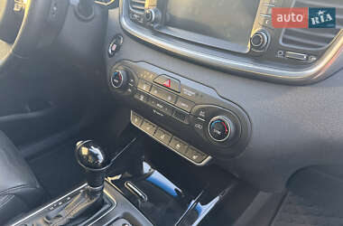 Позашляховик / Кросовер Kia Sorento 2015 в  фото 41 Позашляховик / Кросовер Kia Sorento 2015 в