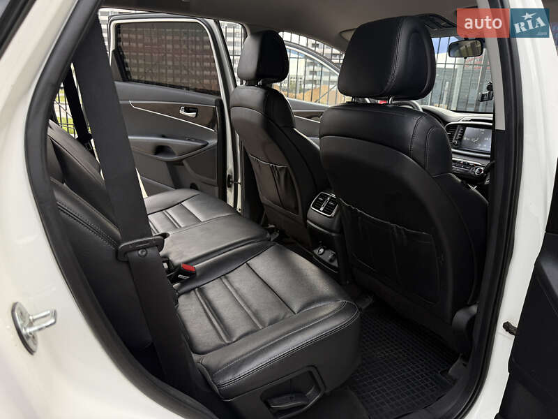 Позашляховик / Кросовер Kia Sorento 2016 в Києві