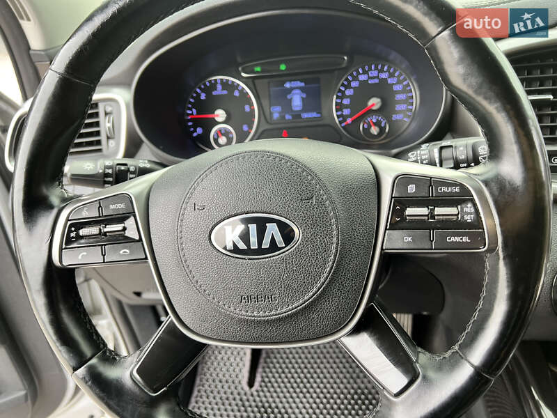 Внедорожник / Кроссовер Kia Sorento 2017 в Василькове фото 17 Внедорожник / Кроссовер Kia Sorento 2017 в Василькове