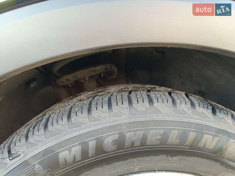 Позашляховик / Кросовер Kia Sorento 2015 в Києві фото 18 Позашляховик / Кросовер Kia Sorento 2015 в Києві