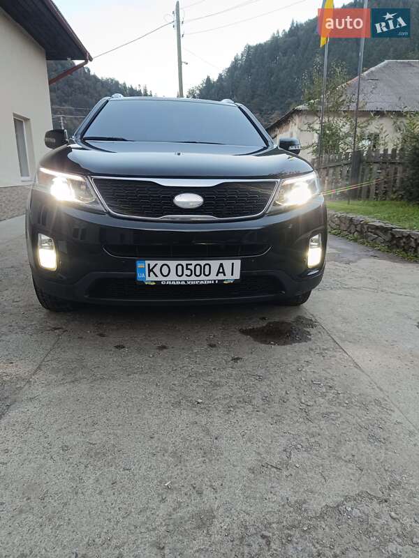 Внедорожник / Кроссовер Kia Sorento 2013 в Тячеве