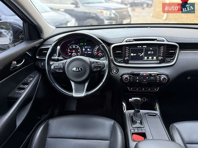 Внедорожник / Кроссовер Kia Sorento 2017 в Одессе